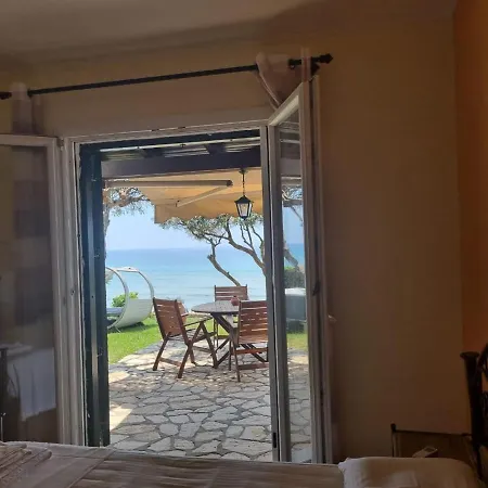Apartament Corfu Beachfront House 52 *